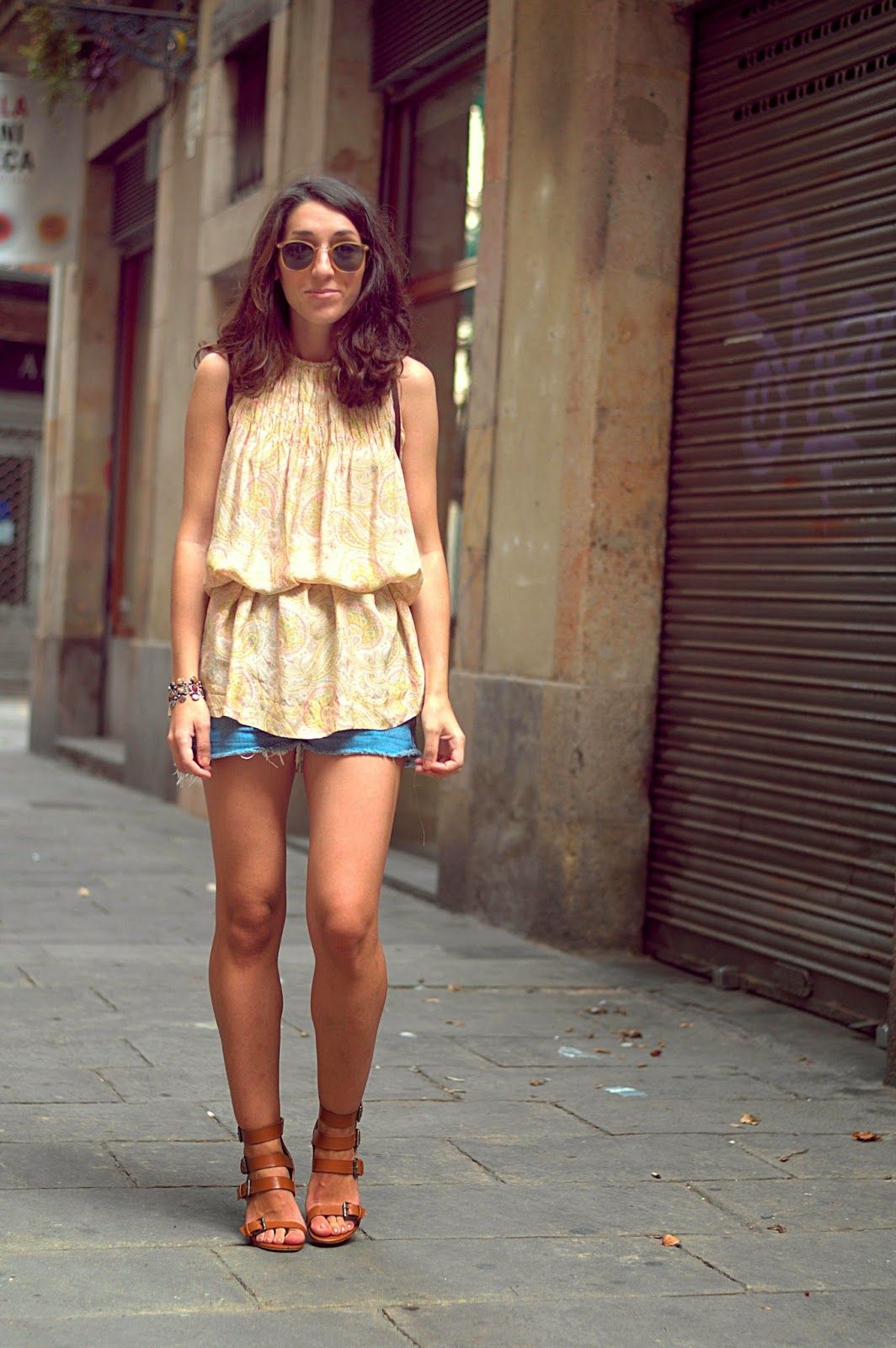 vestido zara, shorts levi's, bolso vintage, pulseras, india, sandalias zara, born barcelona
