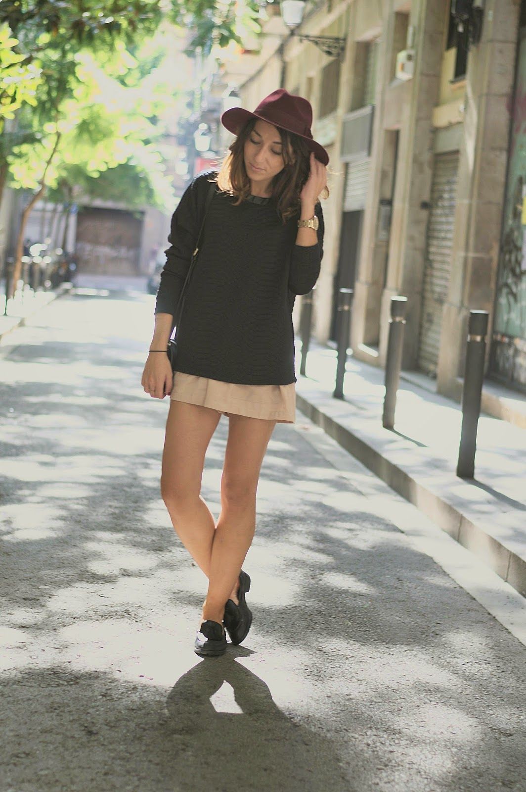 jersey H&M, Shorts Pepa Loves, bolso Zara, mocasines Geox