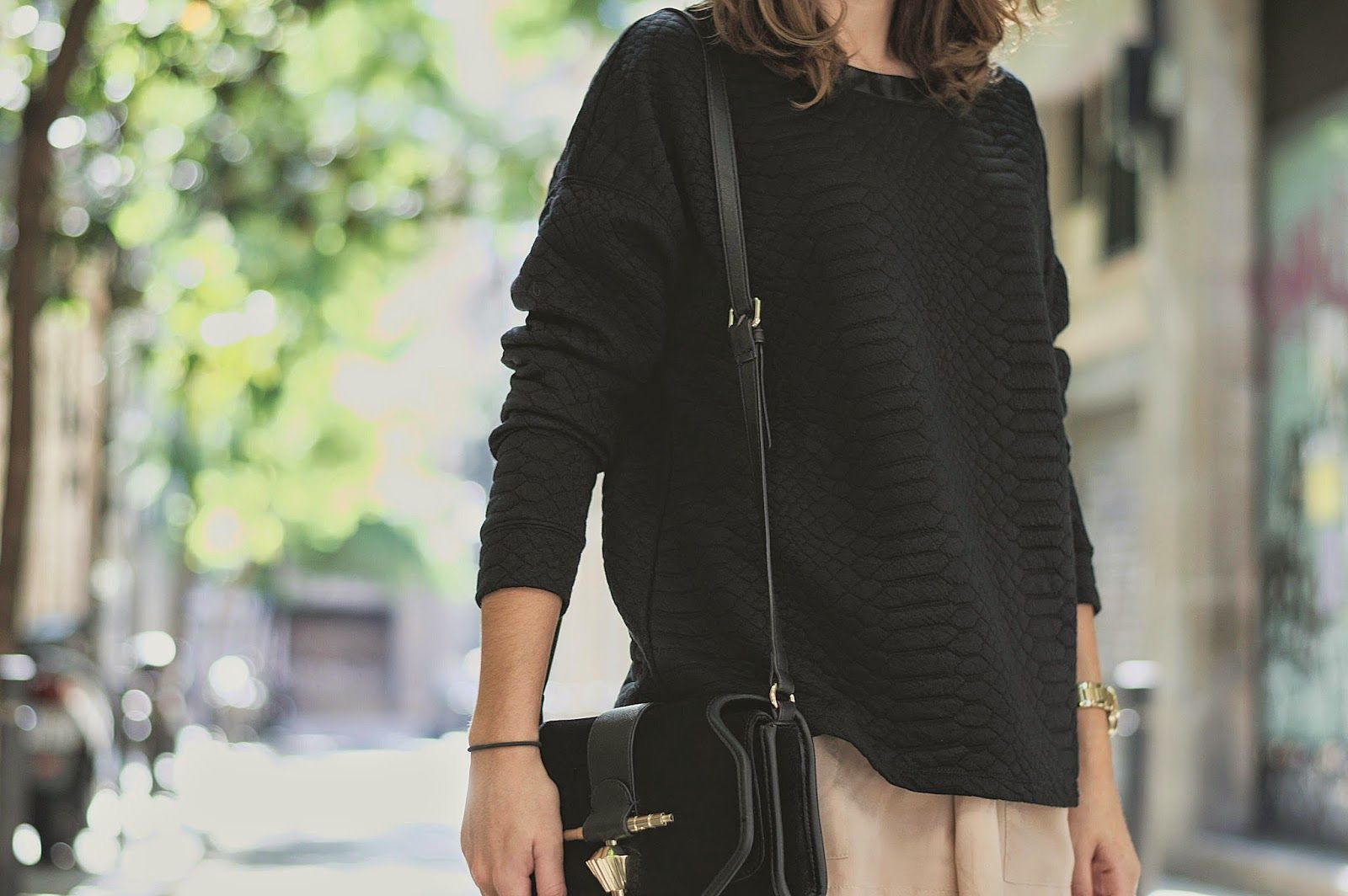 jersey H&M, Shorts Pepa Loves, bolso Zara, mocasines Geox