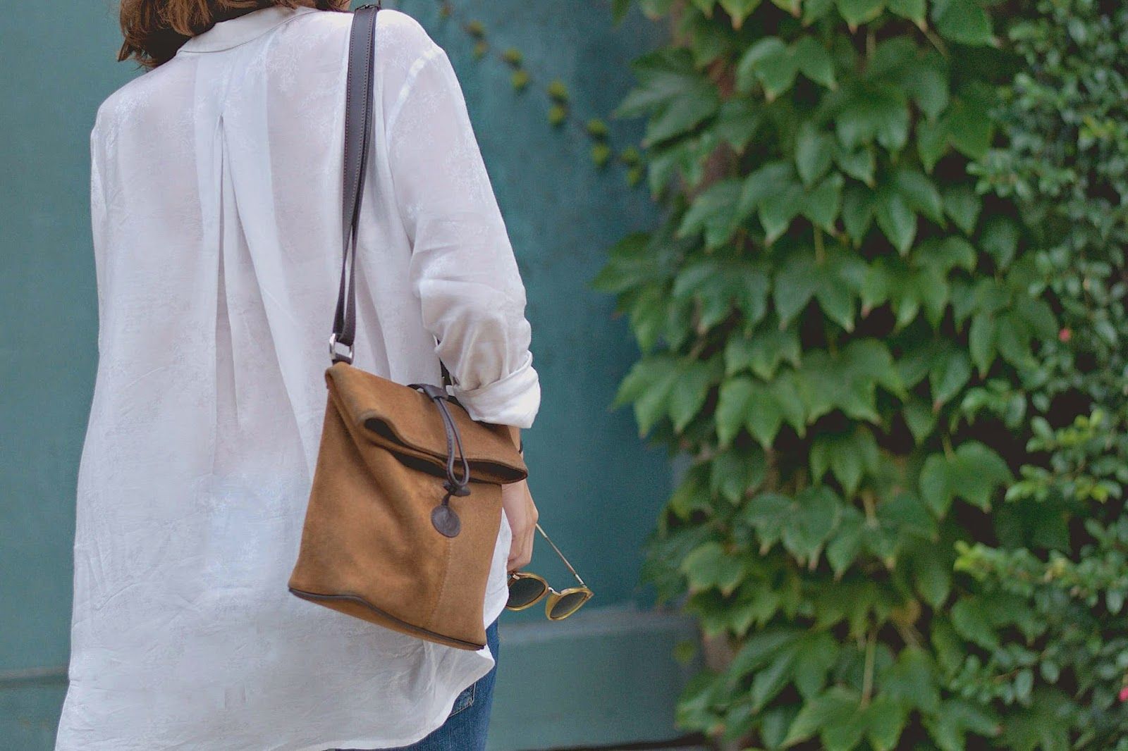 Camisa Mango, jeans Pull&Bear, collar &Other stories, H&M sunnies, mocasines Geox