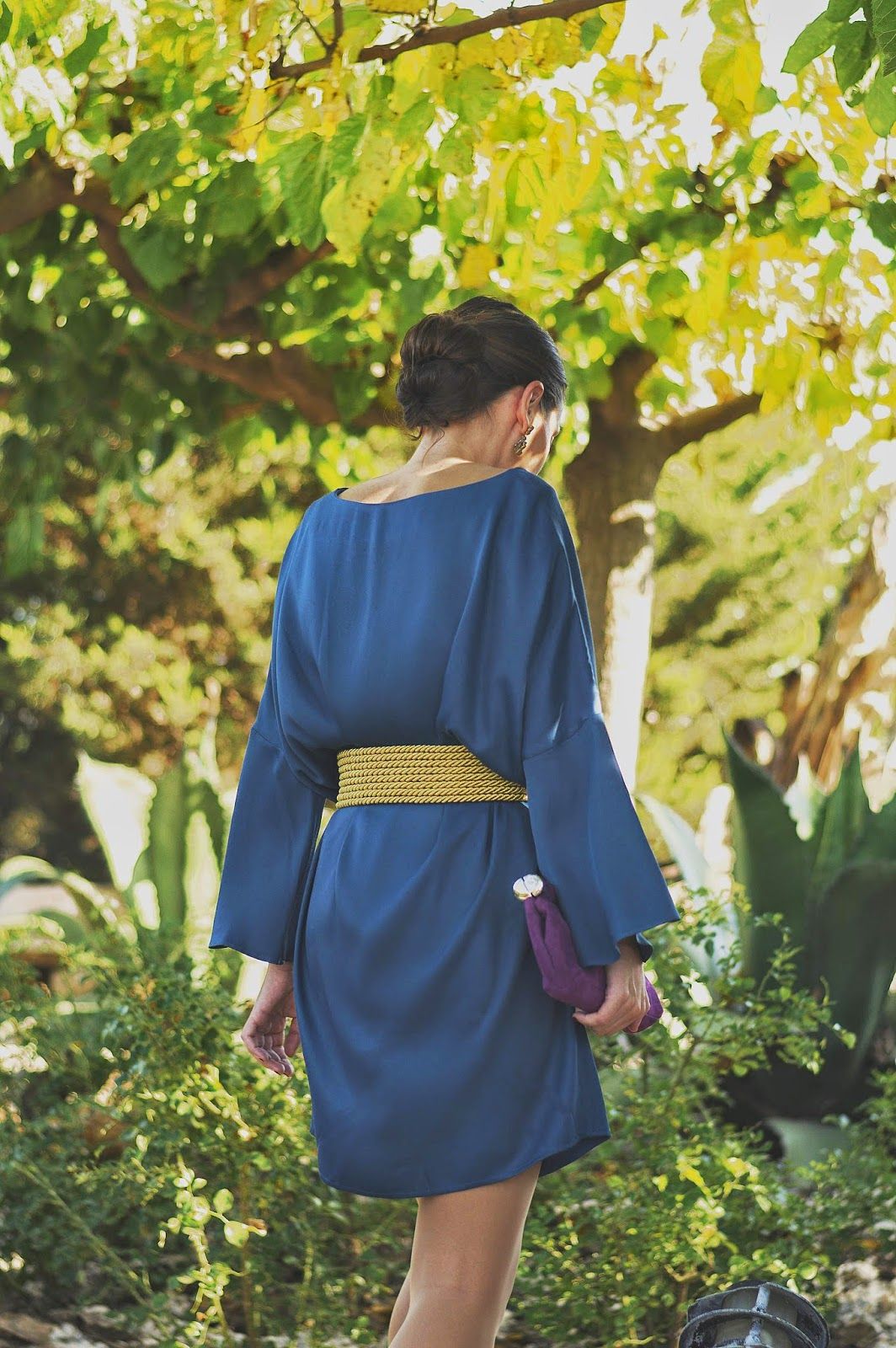Vestido Uterqüe, cinturón David Christian, Clutch Rebeca Sanver, pendientes vintage, SIlettos Zara