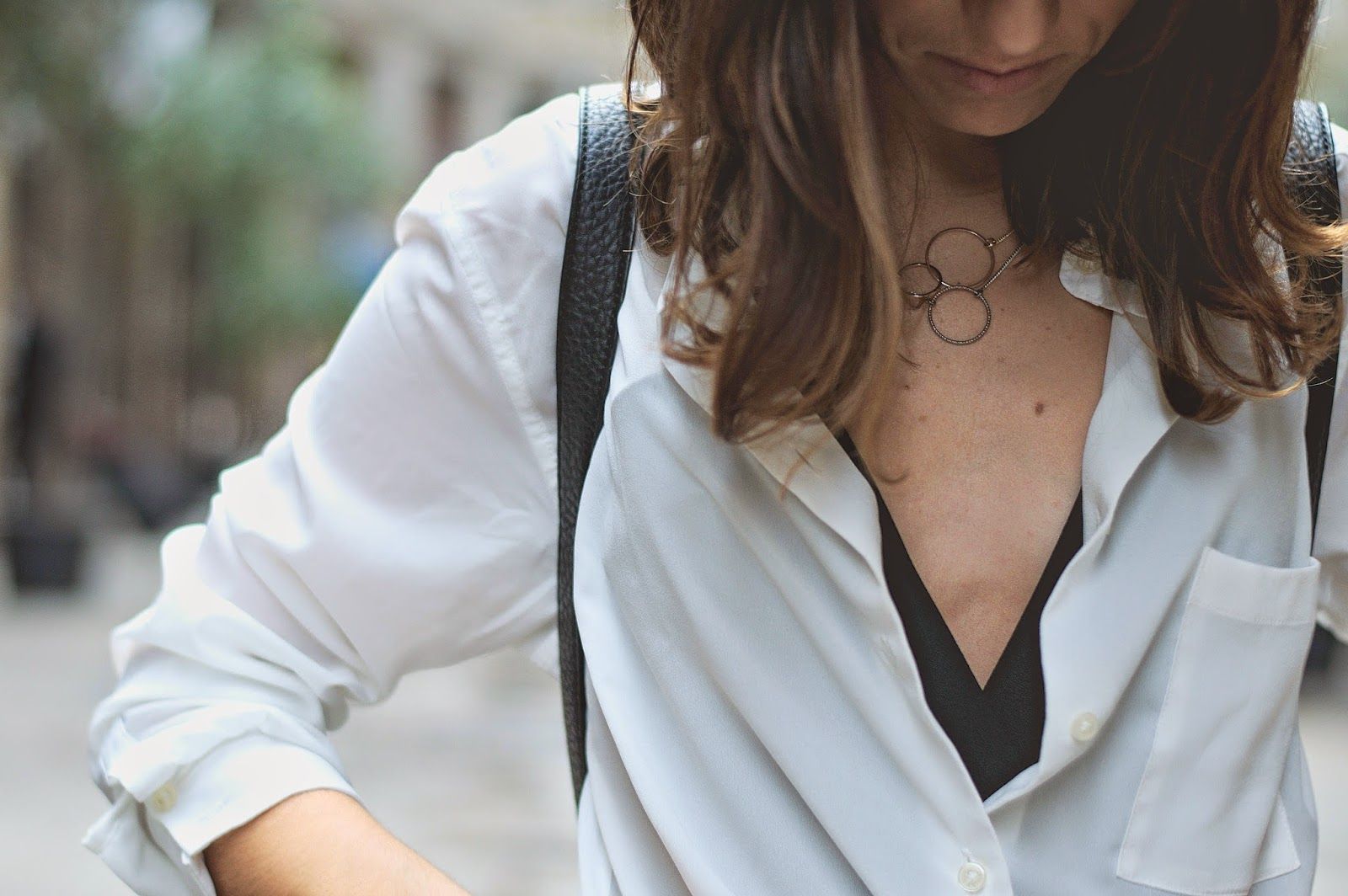 Mono fashion pills, camisa Mango, bolso Pepe Moll, sombrero burgundy H&M, stilettos piel negra Menbur