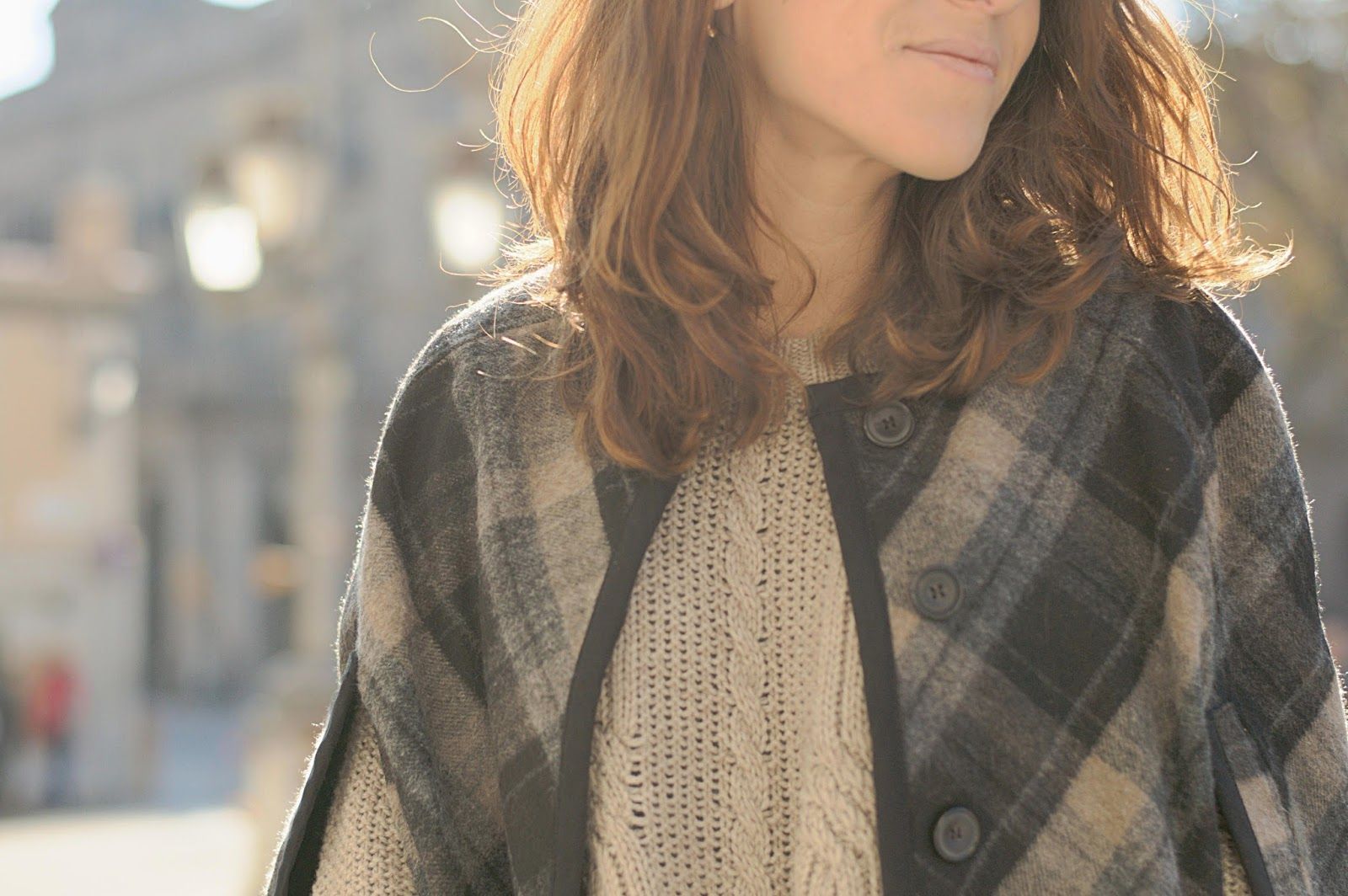 Capa y falda Zara, Jersey Mango, Malices via Chicplace Clutch, Zapatos Urban Outfiters