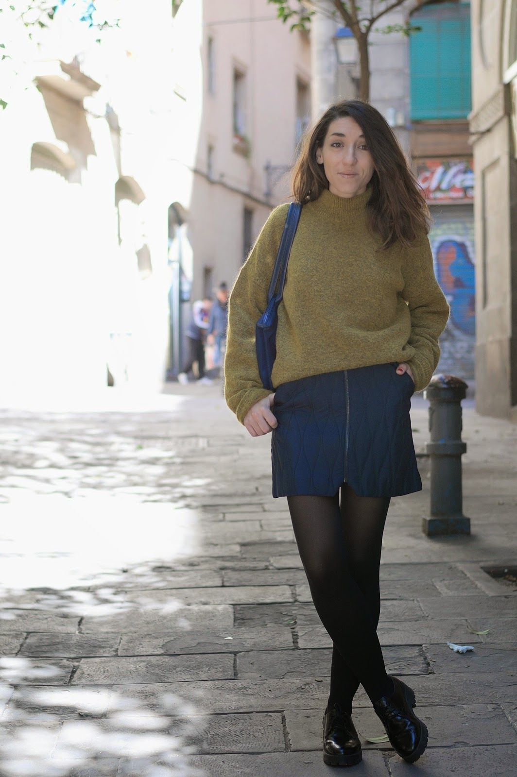Jersey HM, Falda TopShop, Bolso Longchamp, zapatos Urban Outfiters