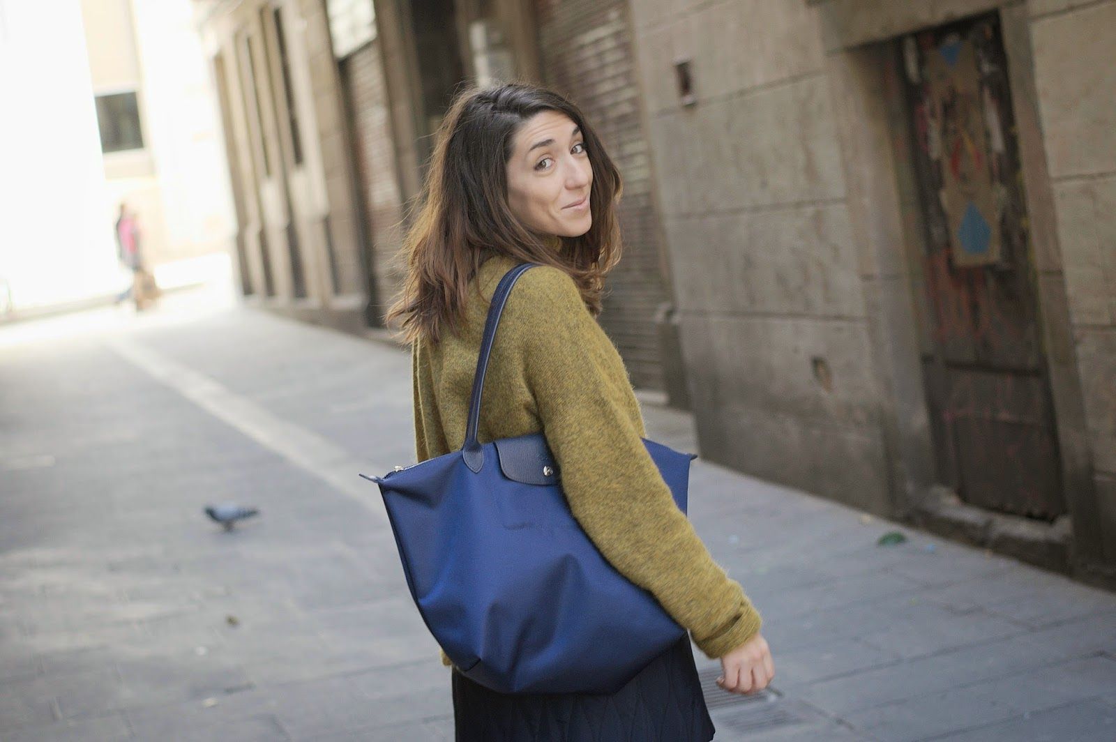 Jersey HM, Falda TopShop, Bolso Longchamp, zapatos Urban Outfiters