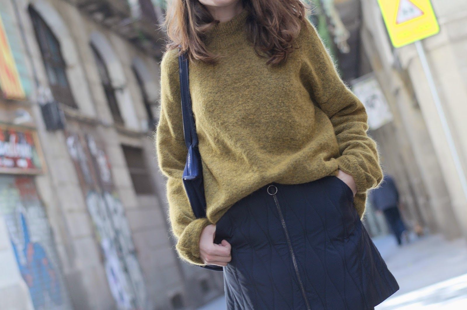 Jersey HM, Falda TopShop, Bolso Longchamp, zapatos Urban Outfiters