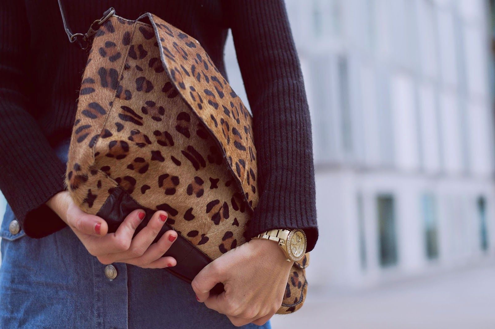Jersey y falda vintage, bolso day a day, sombrero HM, botas mosqueteras bimba y lola