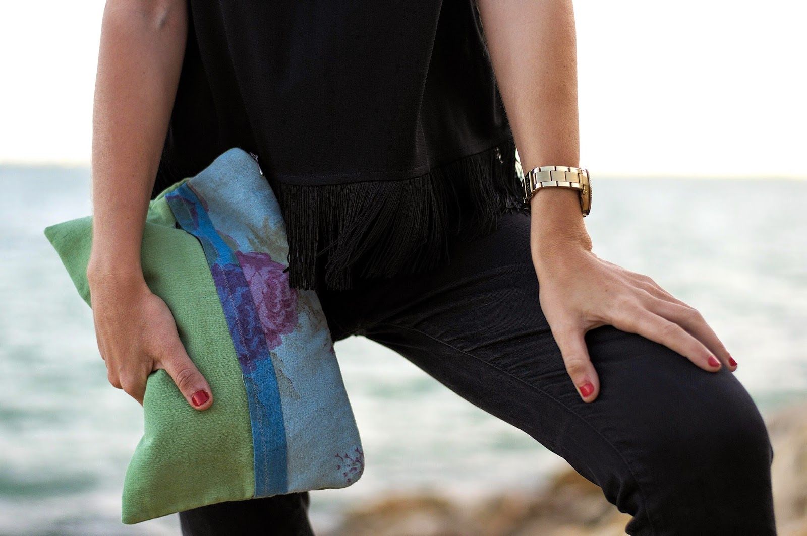 Top Mango, Jeans Zara, Sira Mamy Clutch, sandalias Sommers