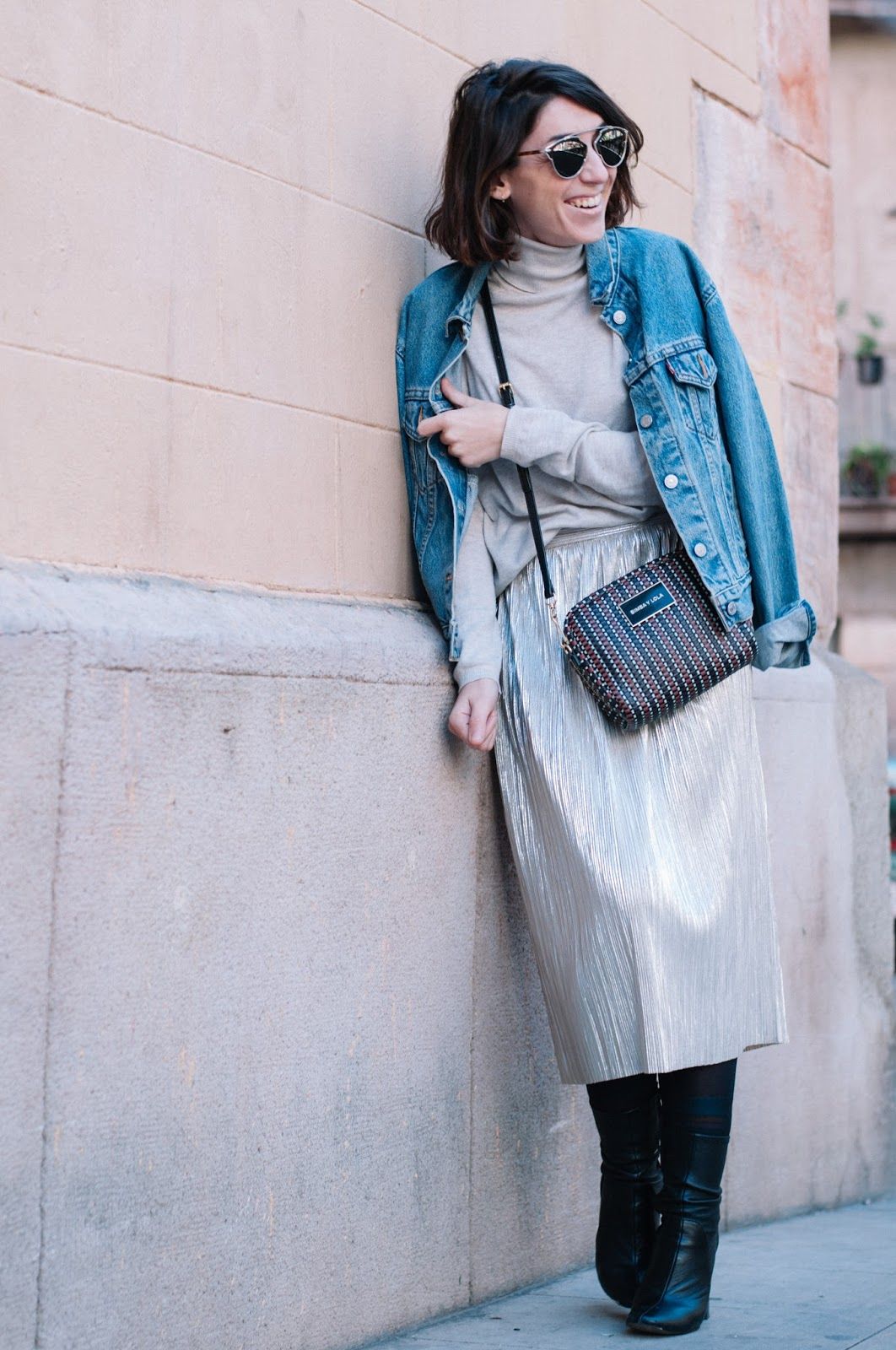 botines, falda Zara, jersey Mango, chaqueta Levi's, bolso Bimba y Lola
