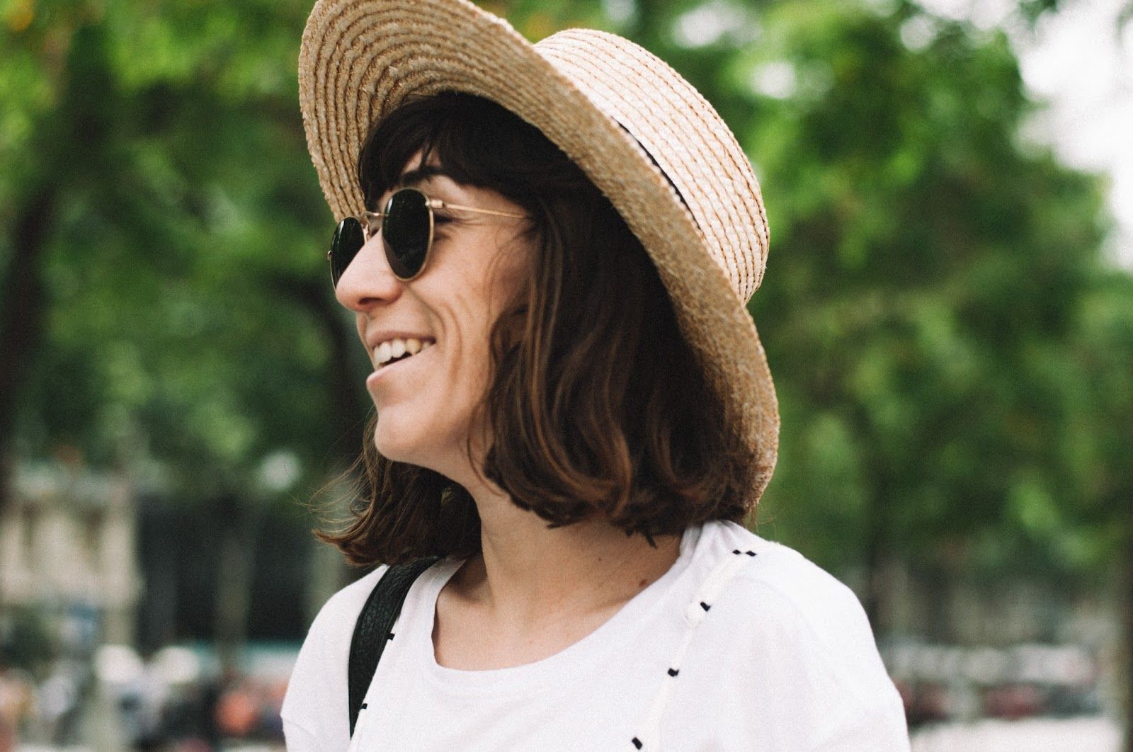 Camiseta, mono Bershka, Sandalias Polka Shoes, sombrero Lack of Color, Bolso Pepe Moll