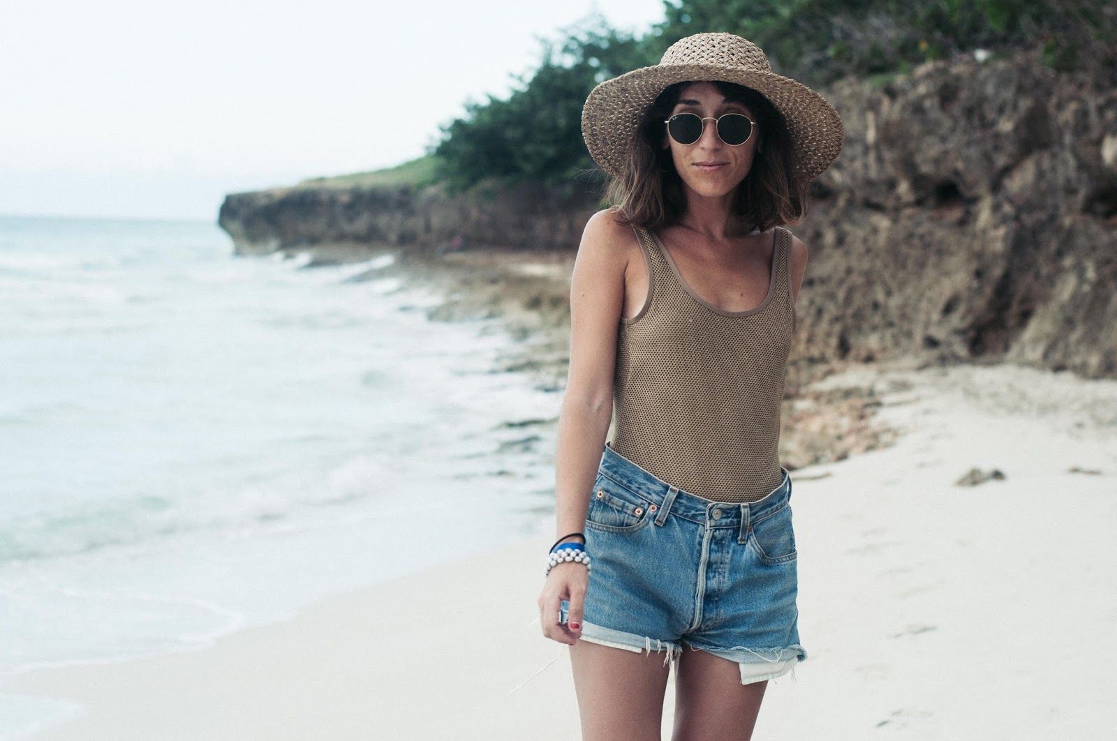 Shorts Levi's, traje de baño Women'secret, sombrero Lack of Color