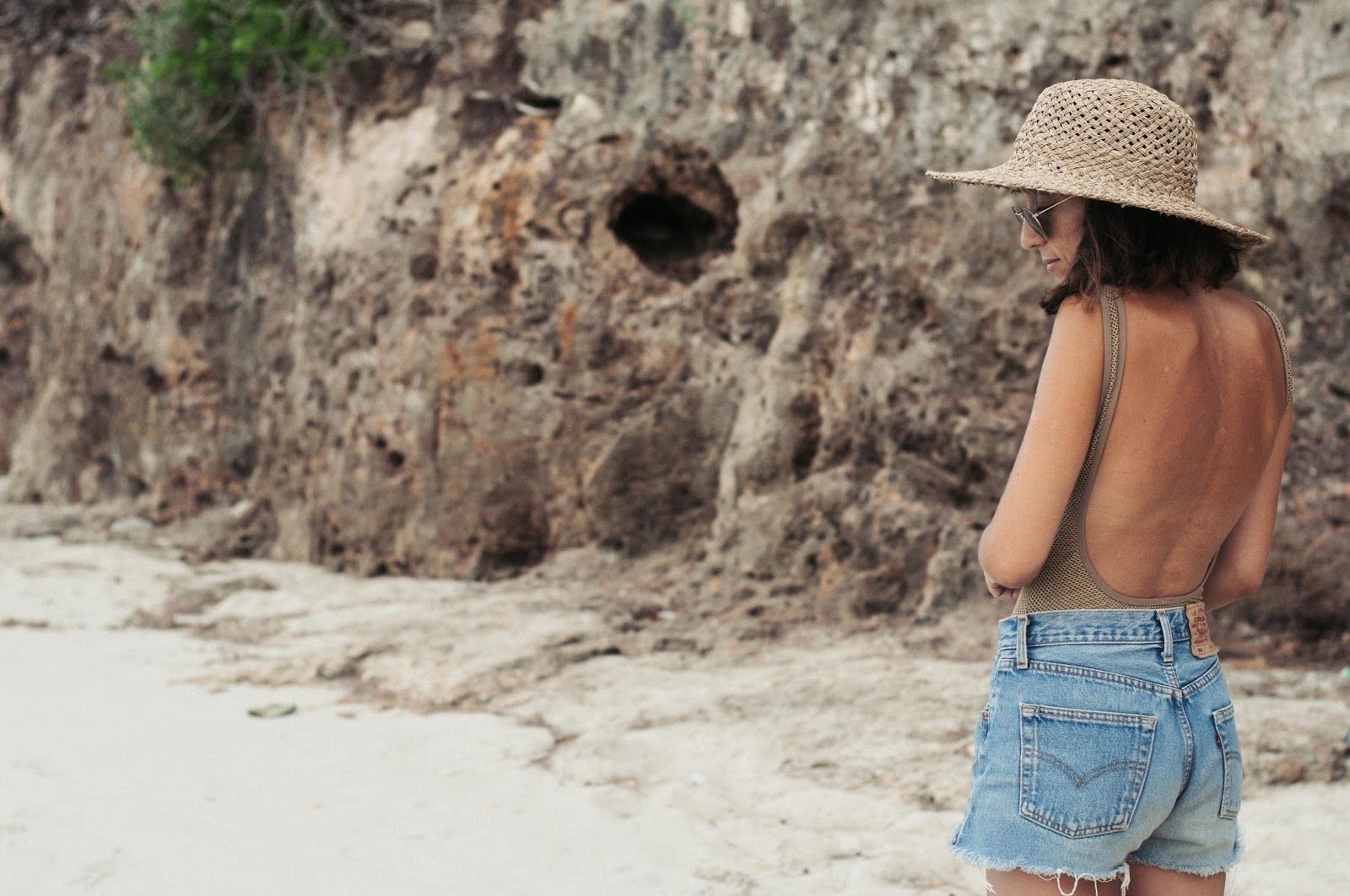 Shorts Levi's, traje de baño Women'secret, sombrero Lack of Color