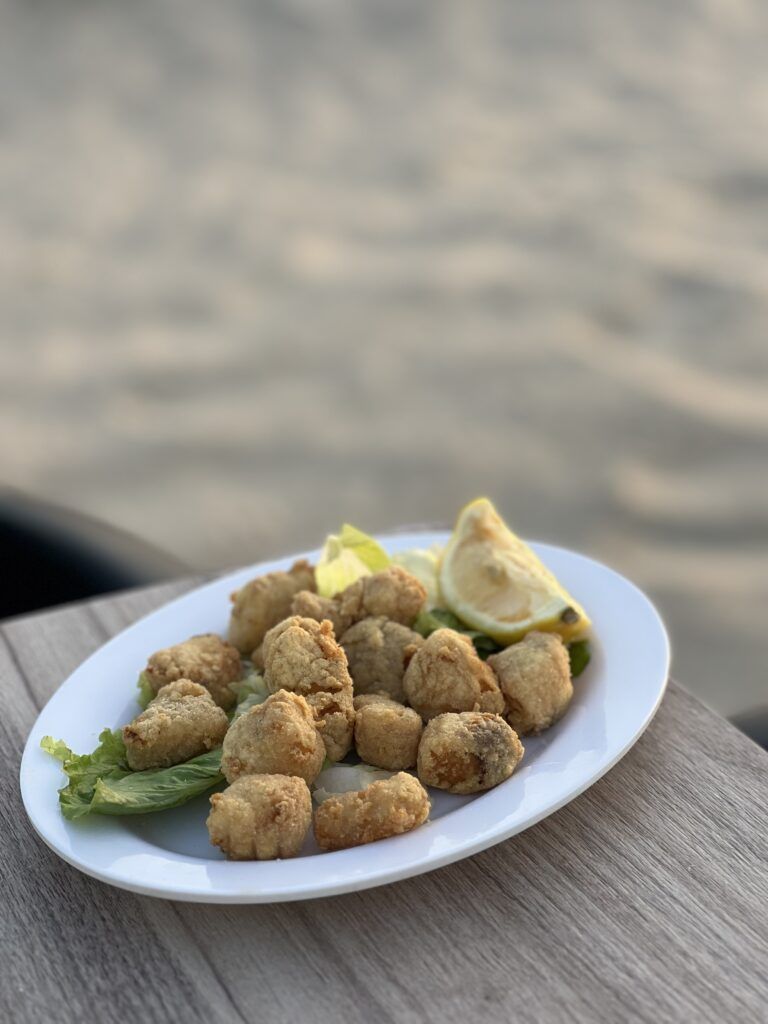 Cazón en adobo del restaurante Las Benjumeas de Zahara de los Atunes