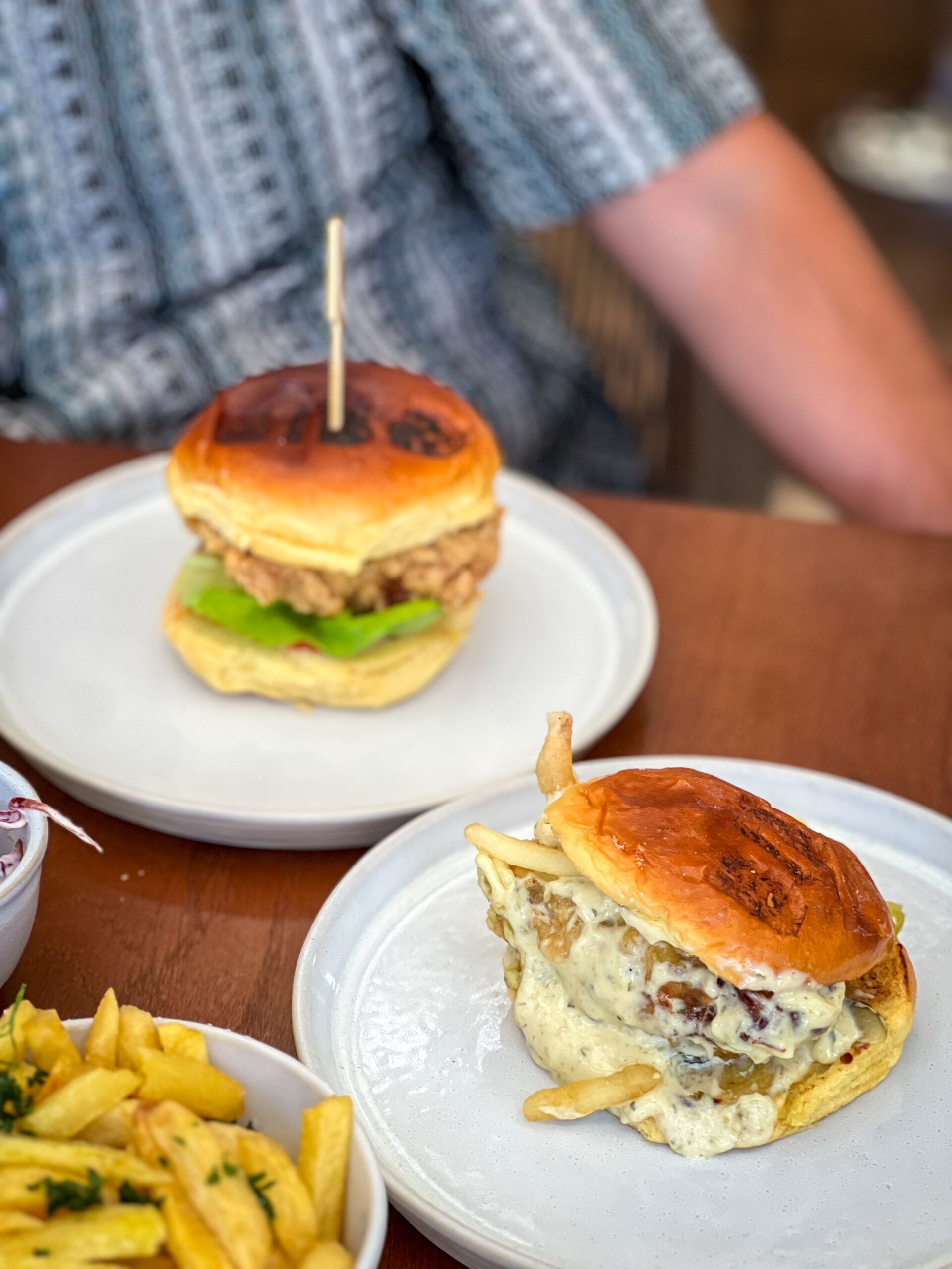 Hamburguesas del menú degustación de Dani García en Bibo Tarifa, combinando productos locales y creatividad gastronómica.