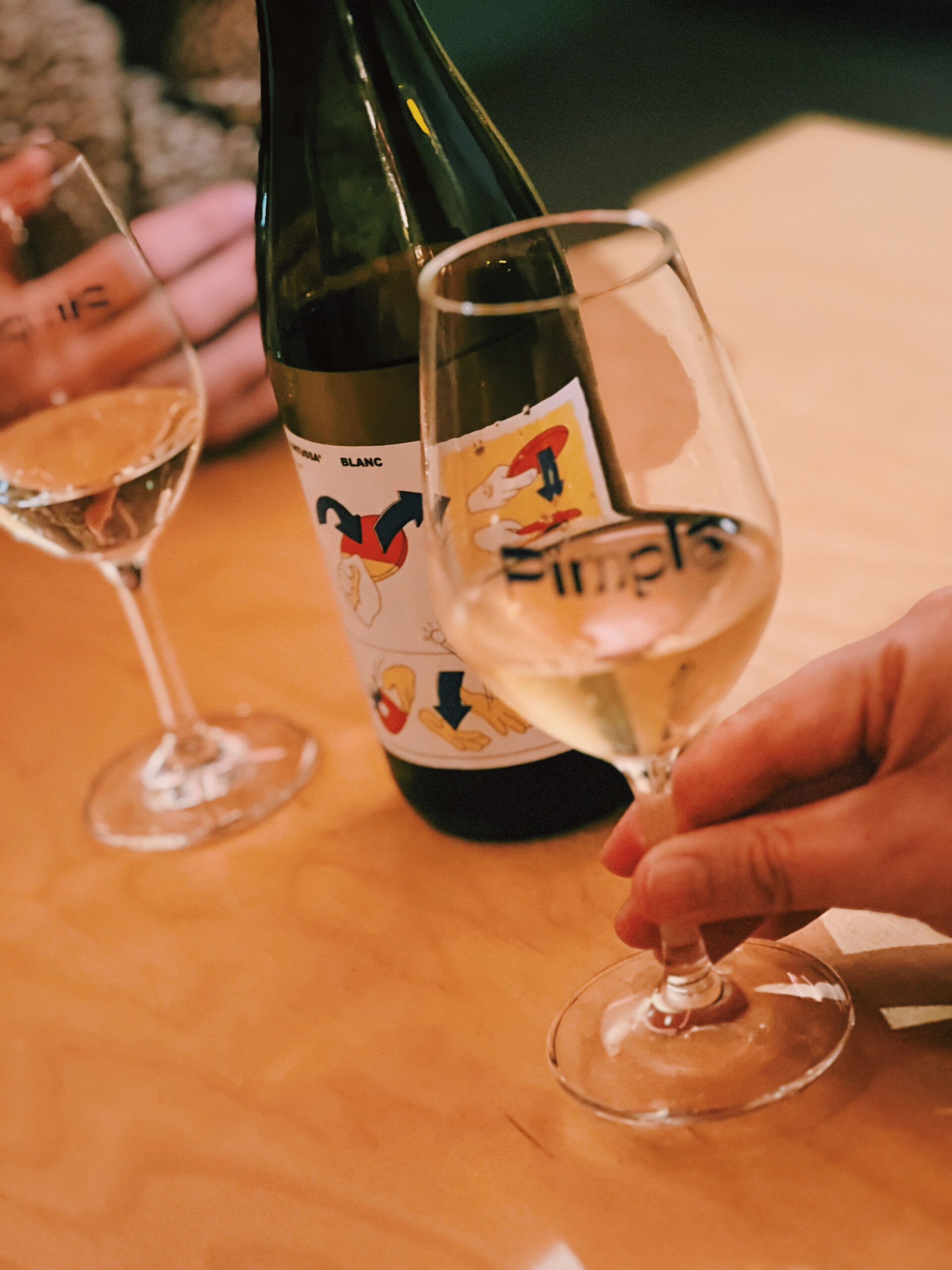 Vino natural Pimpla Bar, bar de vinos naturales del barrio de Gràcia en Barcelona