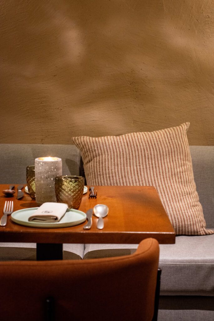 Interior del restaurante peruano Macambo en el barrio de Sant Gervasi de Barcelona