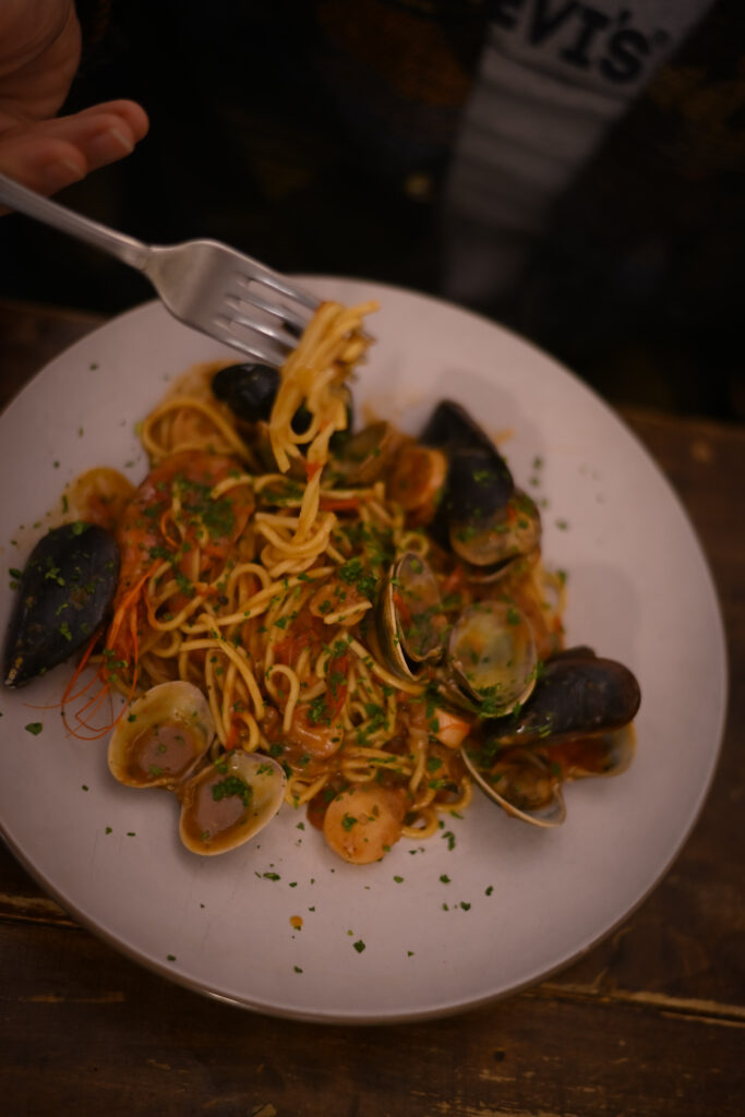 Spaghetti allo scoglio de la Trattoria Enriquetto restaurante italiano en Barcelona