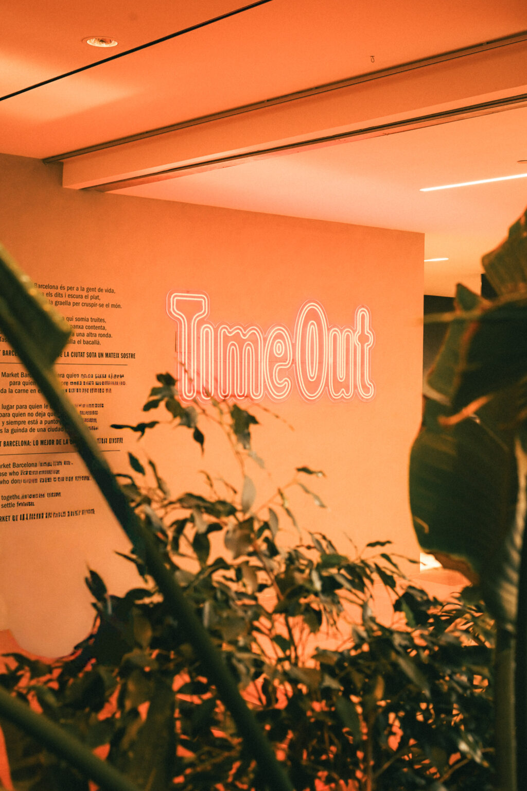 Interior de Time Out Market Barcelona