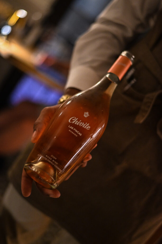 Botella de vino rosado Chevite Las Fincas